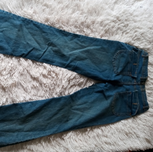 Drama Jean with Sequin back pockets - Picture 2 of 16